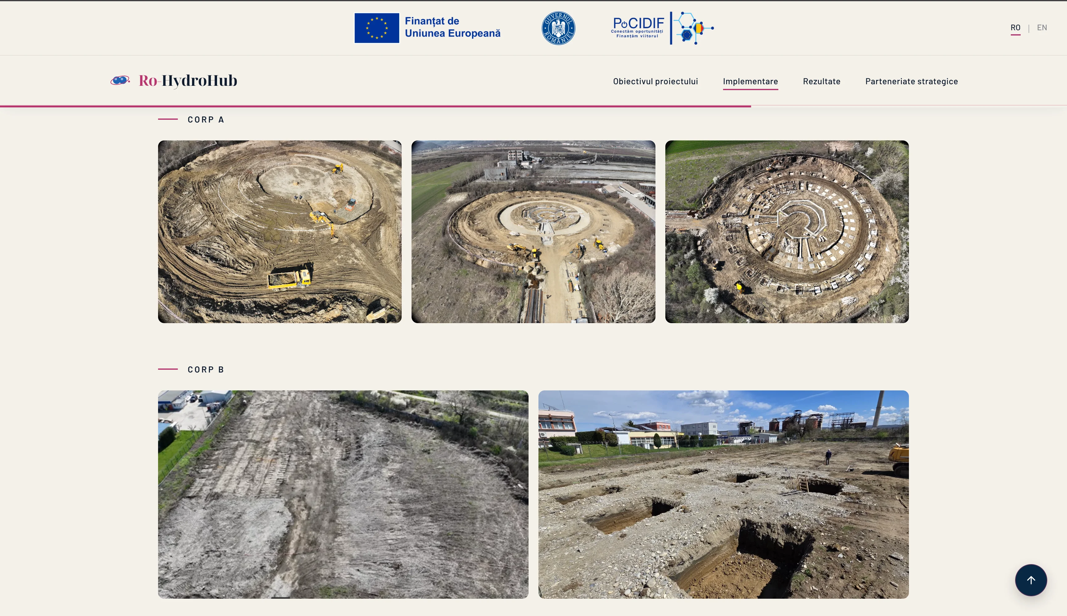 Pagina de implementare, cu fotografii aeriene ale șantierului pentru Corp A și Corp B